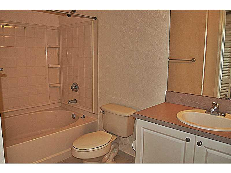 6678 West Sample Road, Unit B22 Coral Springs, FL 33067 - Photo 8 of 22 Bathroom