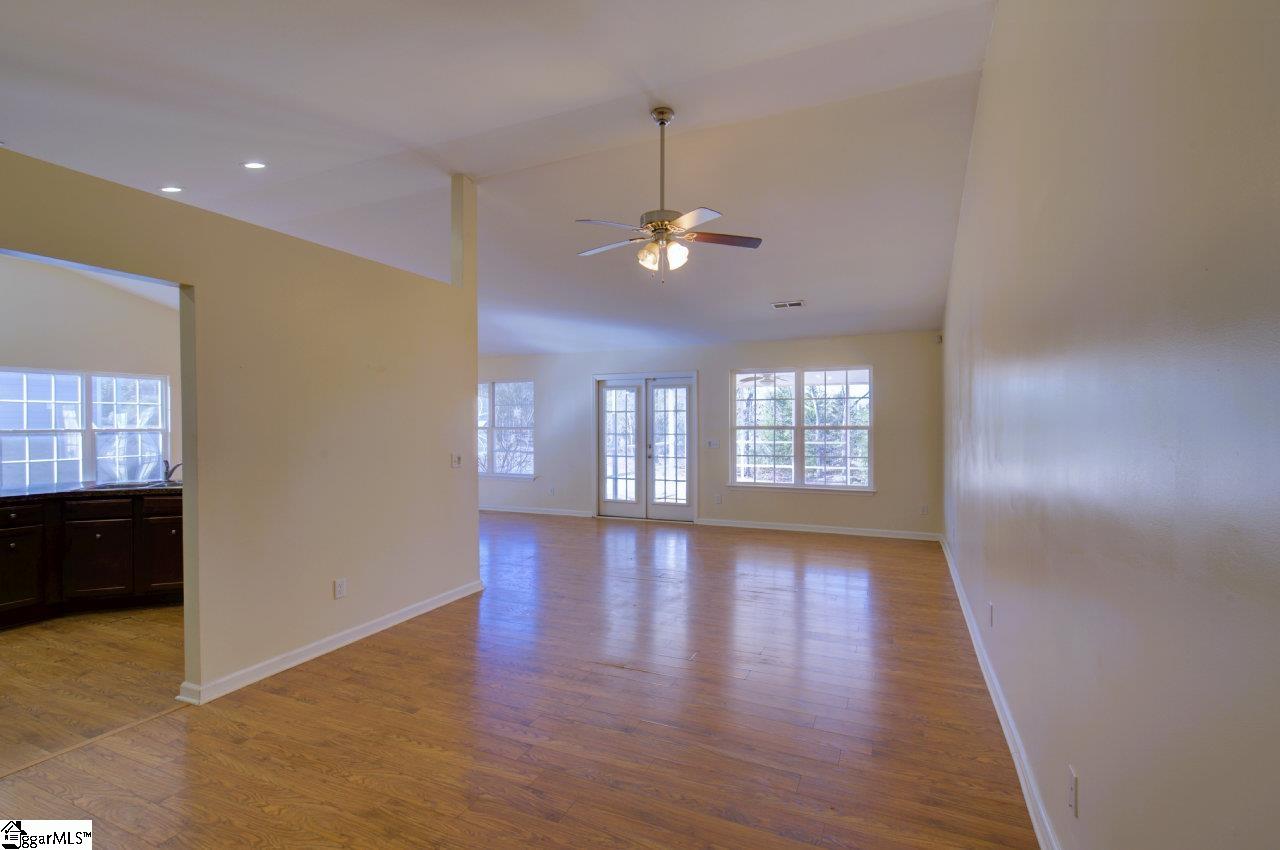 86 Stallings Road Taylors, SC 29687 - Photo 2 of 16