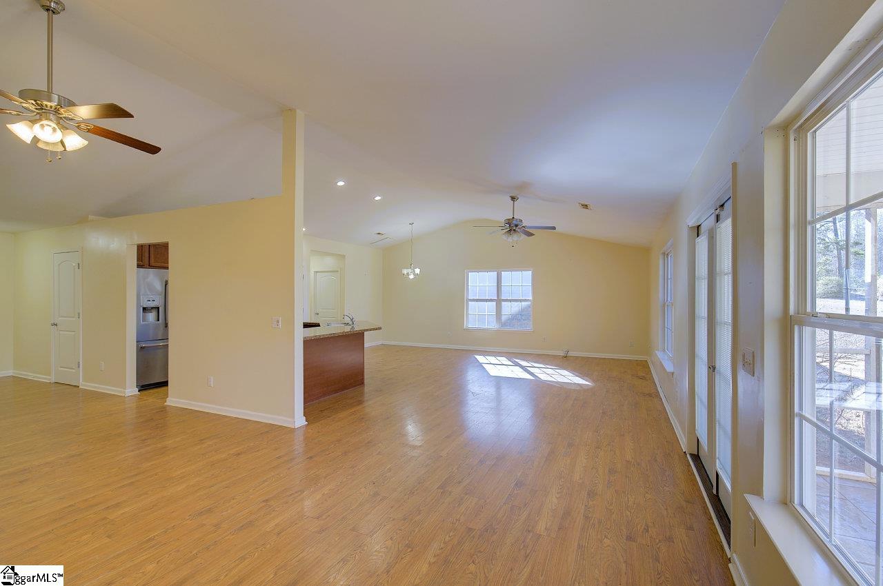 86 Stallings Road Taylors, SC 29687 - Photo 4 of 16