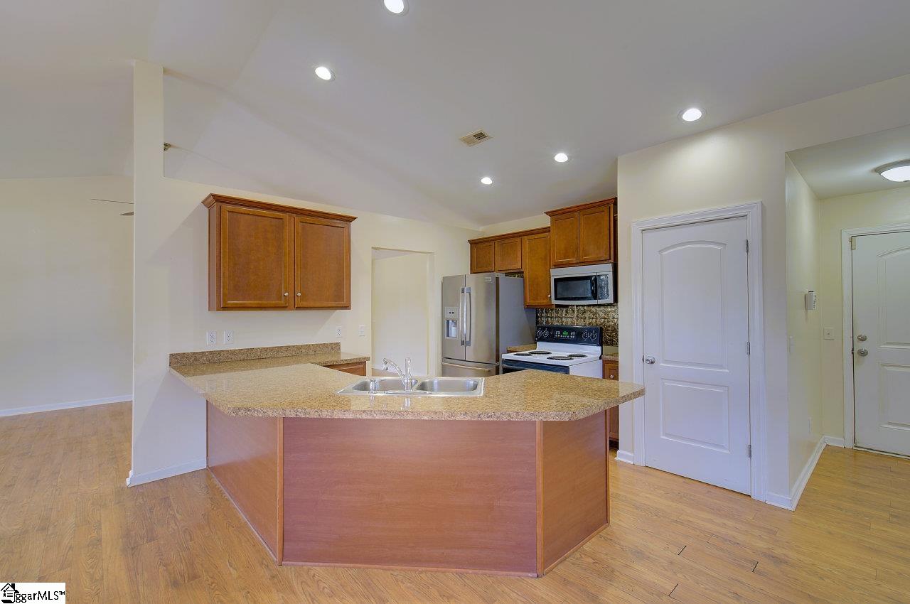 86 Stallings Road Taylors, SC 29687 - Photo 5 of 16