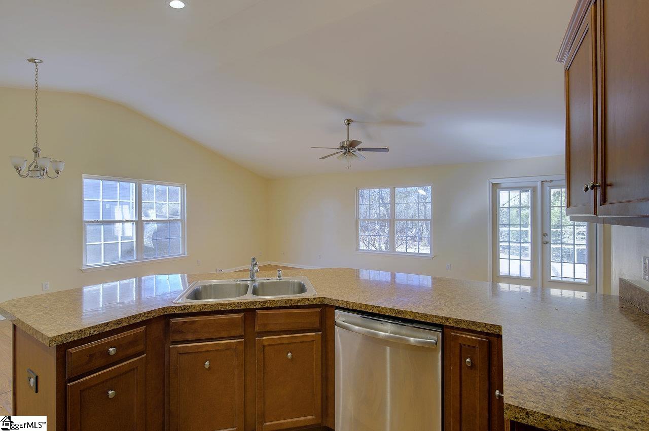 86 Stallings Road Taylors, SC 29687 - Photo 6 of 16