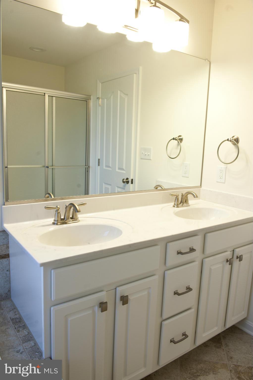 5224 Old Hanover Road Westminster, MD 21158 - Photo 16 of 30 Bath (Master)