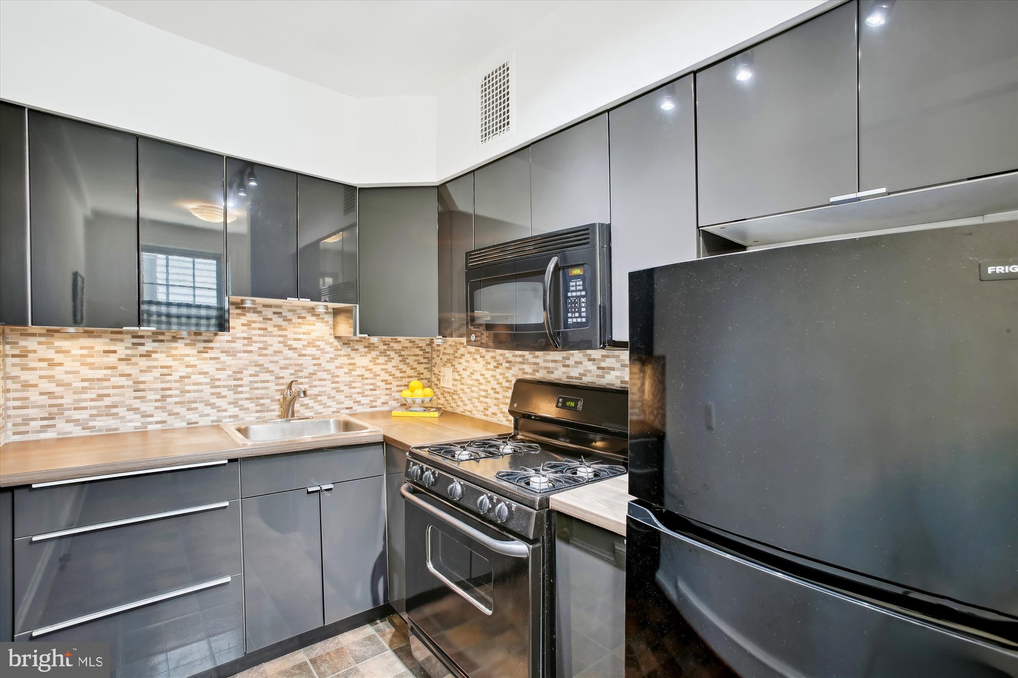 1301 Longfellow Street Northwest, Unit 104 Washington, DC 20011 - Photo 6 of 16