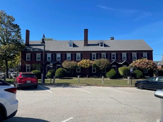 $2,100 | 69 Middle Street, Unit 4, Manchester, NH 03101