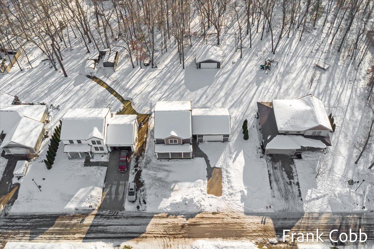 2511 Chestnut Trail Muskegon, MI 49442 - Photo 24 of 26 38-DJI_0715