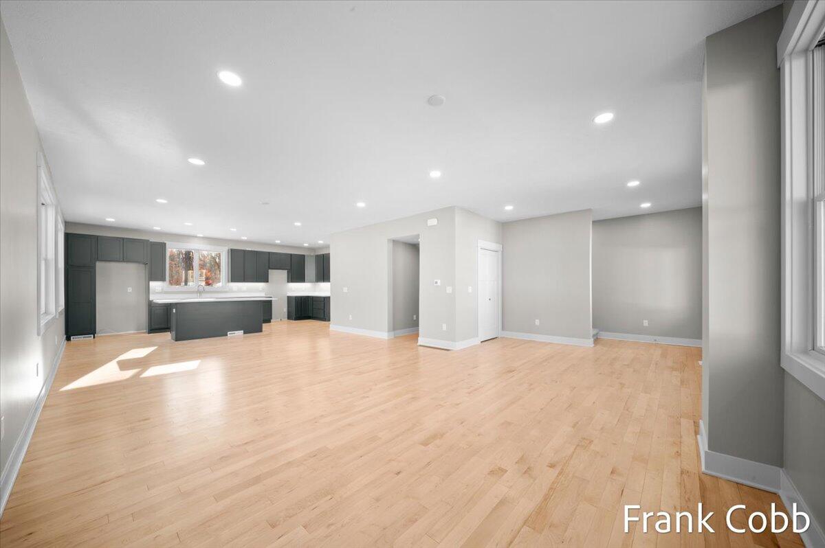 2511 Chestnut Trail Muskegon, MI 49442 - Photo 4 of 26 06-DSC_5147