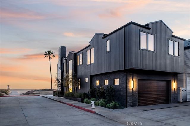$10,995,000 | 218 East Oceanfront, Newport Beach, CA 92661