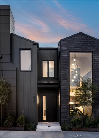 $10,995,000 | 218 East Oceanfront, Newport Beach, CA 92661