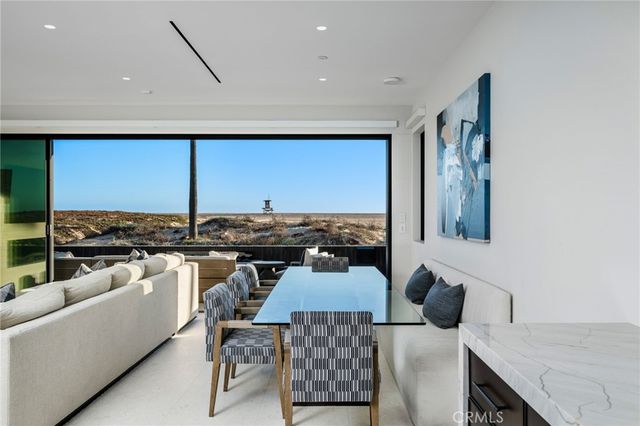 $10,995,000 | 218 East Oceanfront, Newport Beach, CA 92661