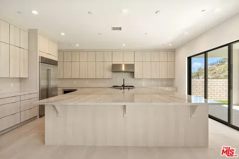 $2,195,000 | 24198 North Camino Cascada, Valencia, CA 91354