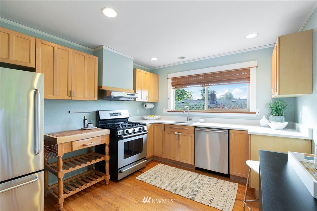 3958 1st Avenue Northwest Seattle, WA 98103 - Photo 7 of 32 Gallery Image 7