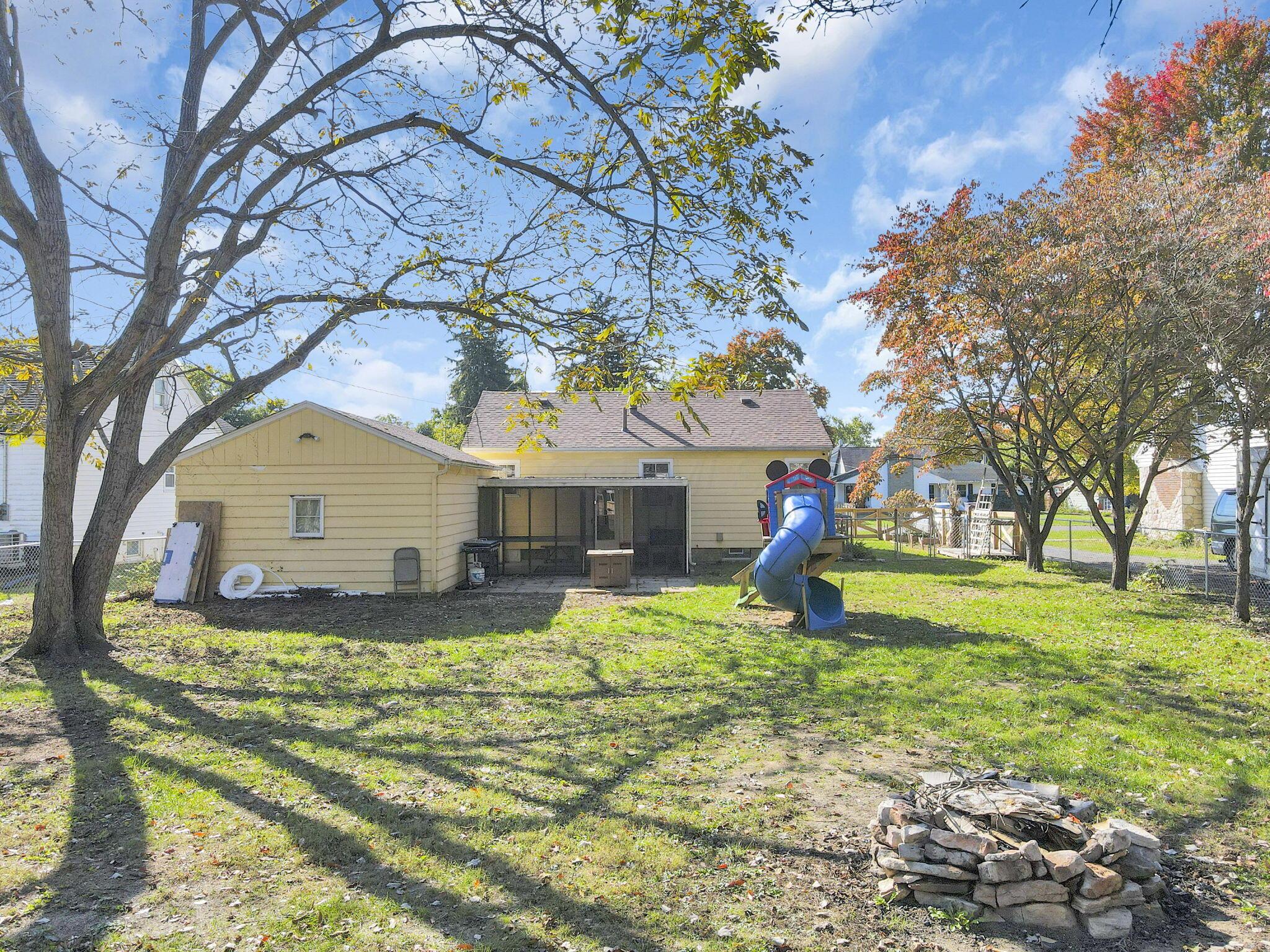 208 South Quentin Road Newark, OH 43055 - Photo 27 of 42 36-web-or-mls-dji_fly_20241011_112958_16