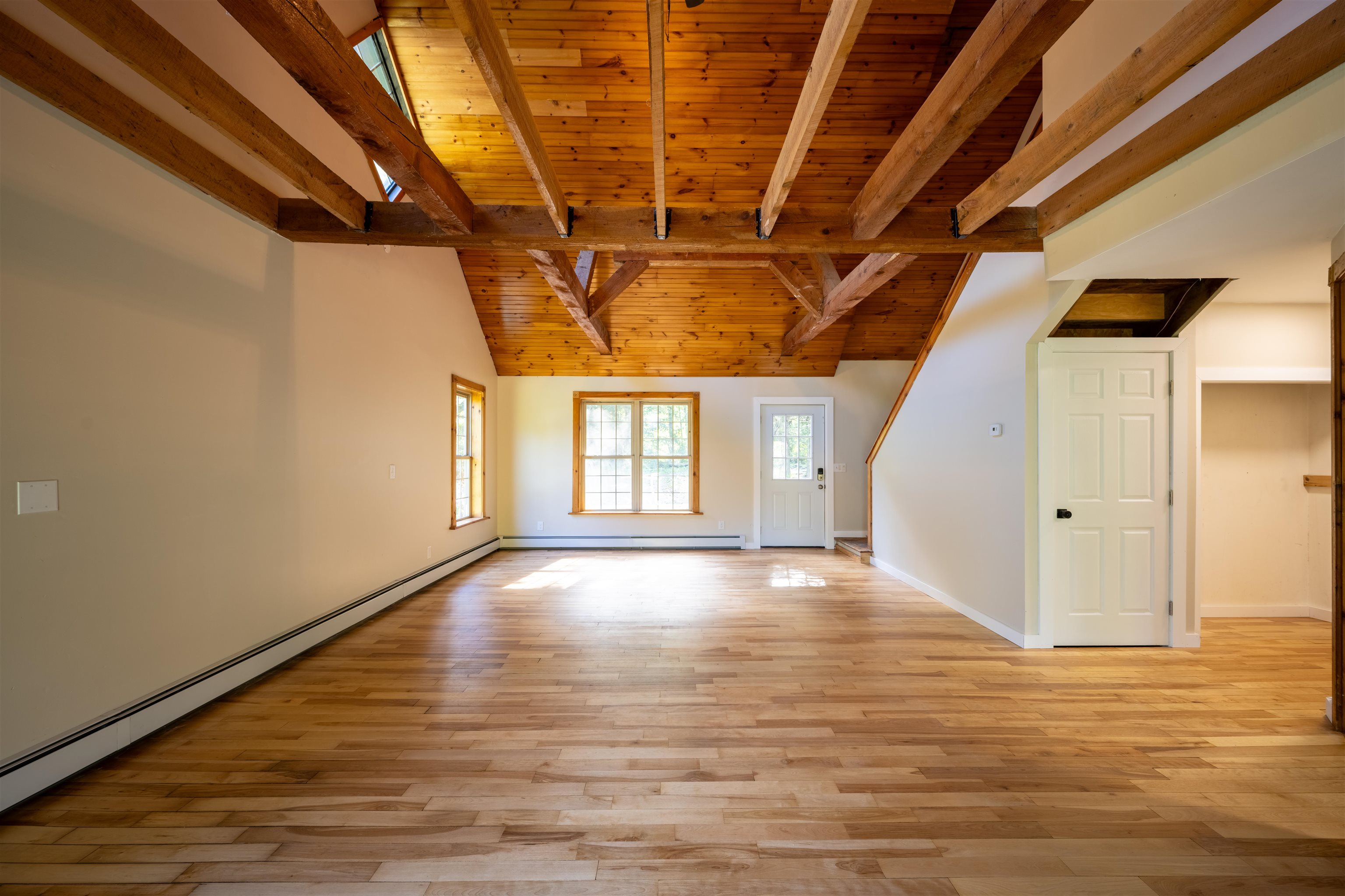 1890 Leland Road Salisbury, VT 05769 - Photo 6 of 40 Gallery Image 6