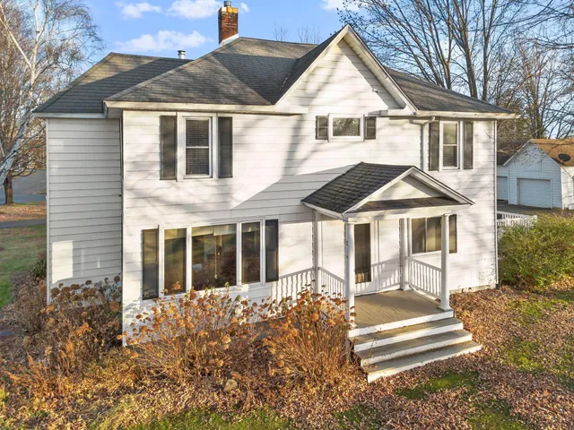 $294,000 | 1045 Grove Street, Cumberland, WI 54829