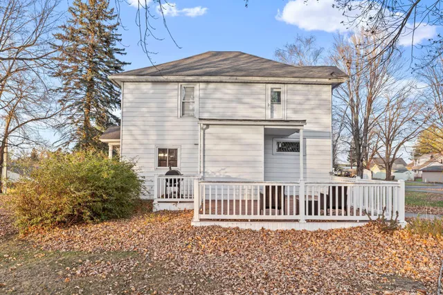 $294,000 | 1045 Grove Street, Cumberland, WI 54829