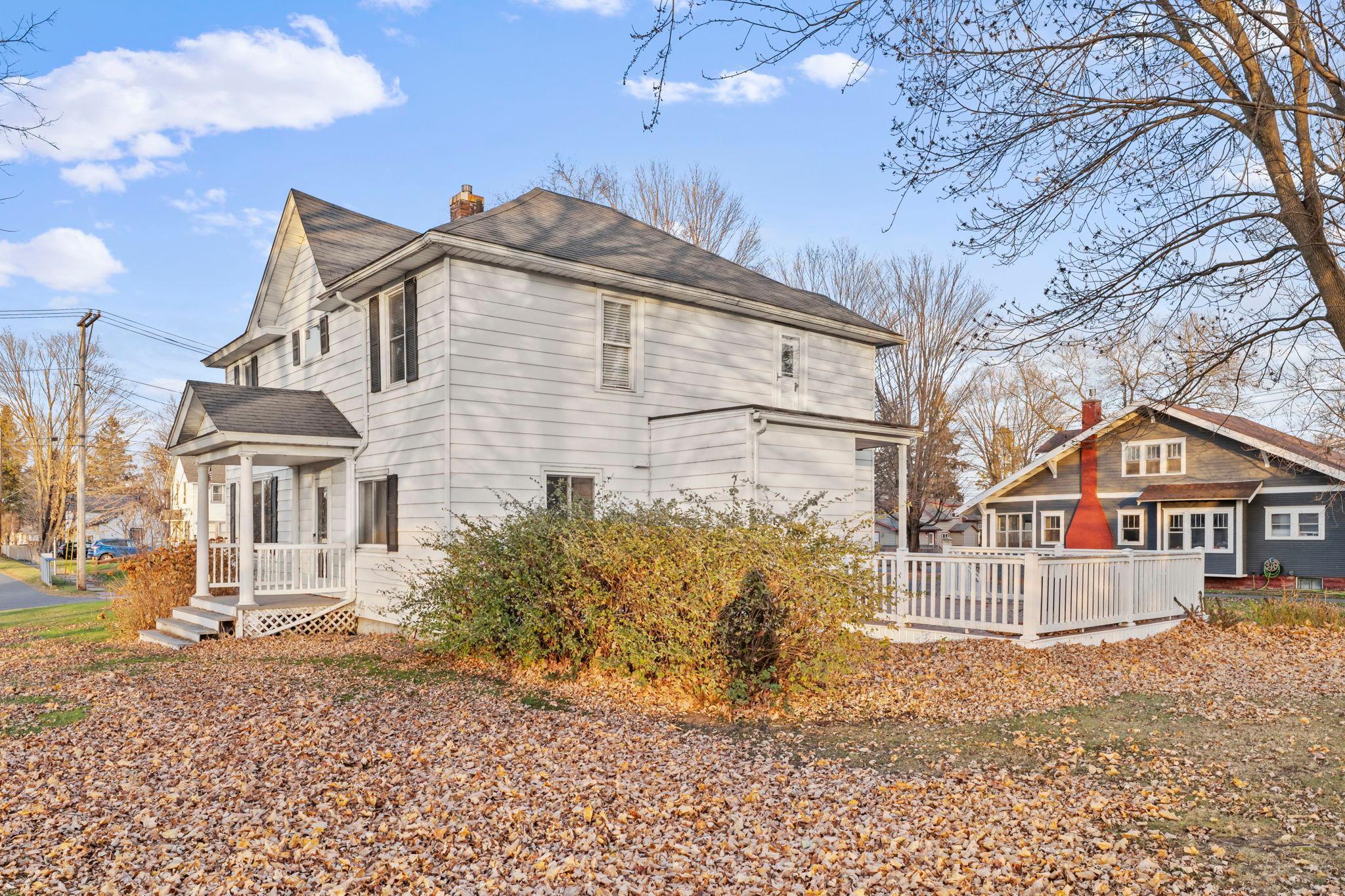 1045 Grove Street Cumberland, WI 54829 - Photo 4 of 45