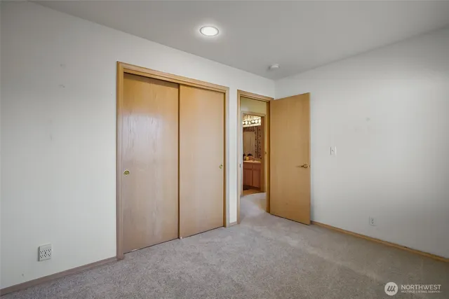 $959,950 | 13322 47th Place West, Mukilteo, WA 98275