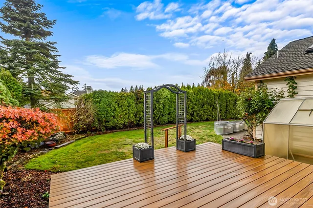 $959,950 | 13322 47th Place West, Mukilteo, WA 98275