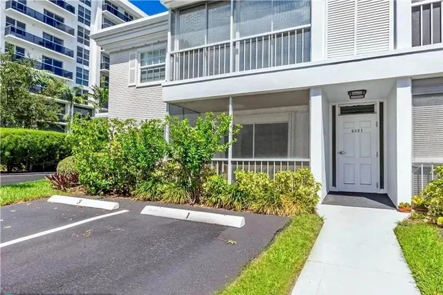 $267,000 | 6521 Bay Club Drive, Unit 1, Fort Lauderdale, FL 33308