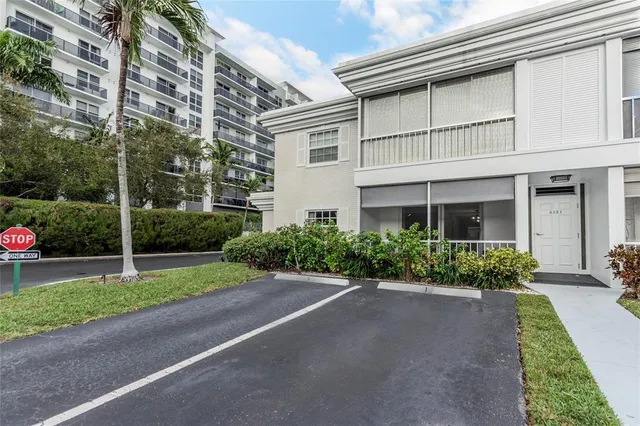 $267,000 | 6521 Bay Club Drive, Unit 1, Fort Lauderdale, FL 33308
