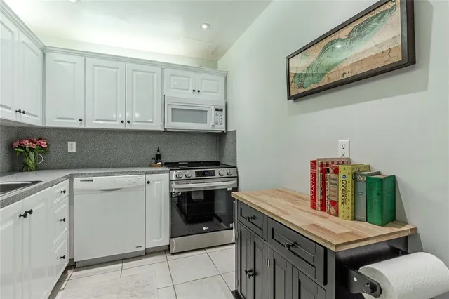 $267,000 | 6521 Bay Club Drive, Unit 1, Fort Lauderdale, FL 33308