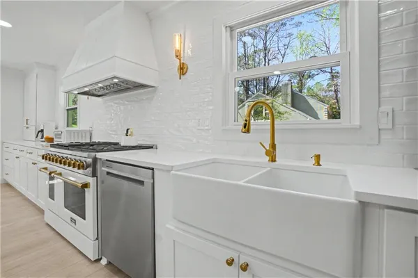 $875,000 | 204 Devonwood Drive, Sandy Springs, GA 30328