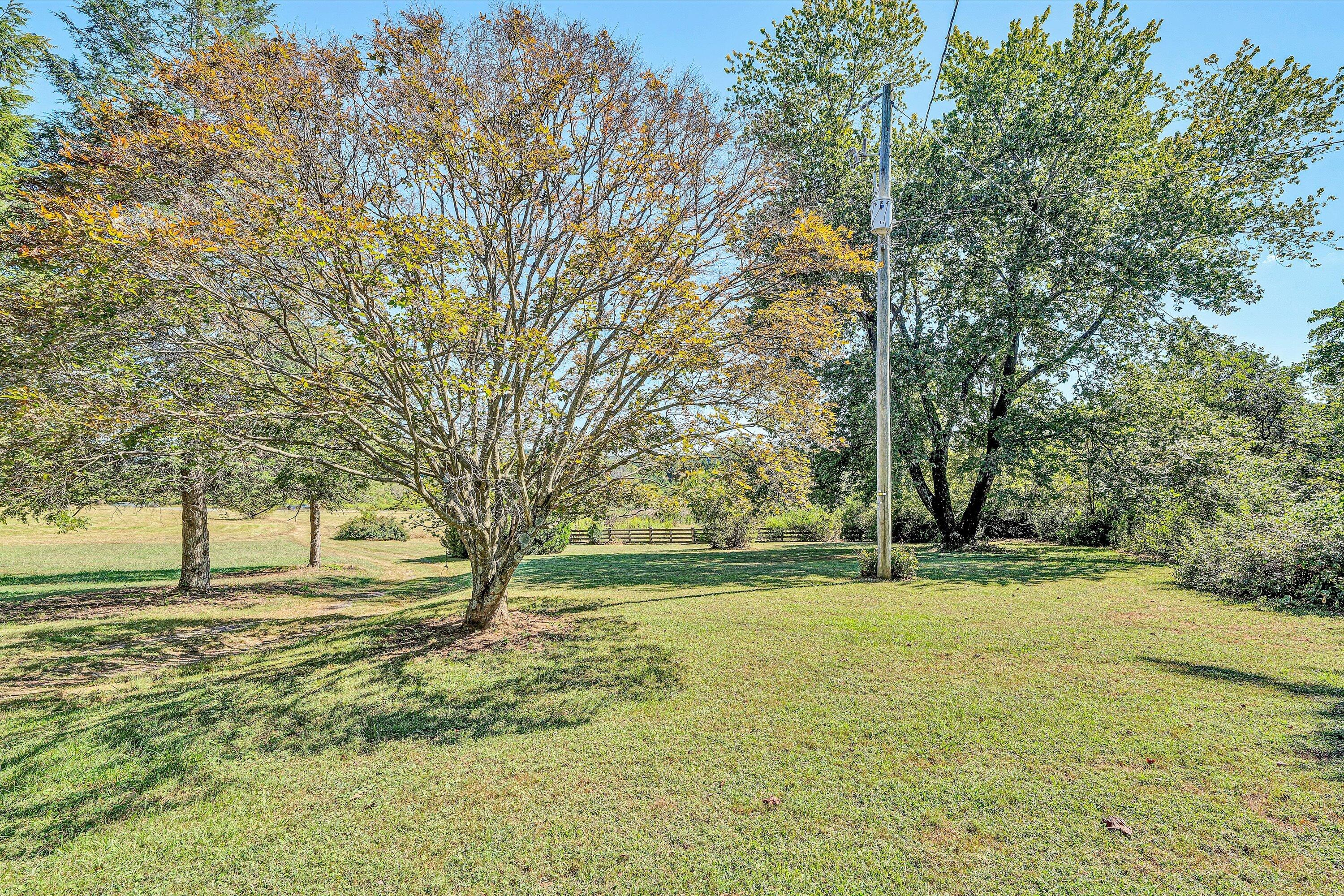 11299 Moneta Road Moneta, VA 24121 - Photo 12 of 26 17-DSC00177