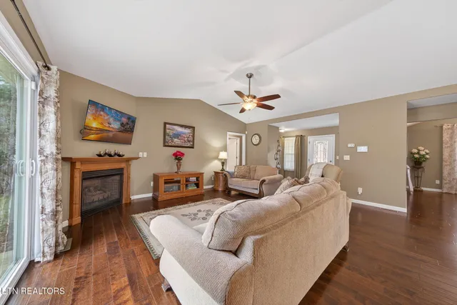 $425,000 | 91 Stonecrest Avenue, Crossville, TN 38571