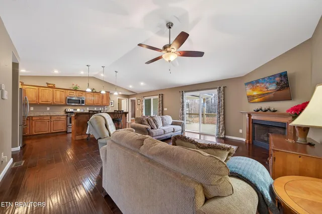 $425,000 | 91 Stonecrest Avenue, Crossville, TN 38571