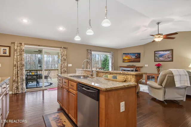 $425,000 | 91 Stonecrest Avenue, Crossville, TN 38571