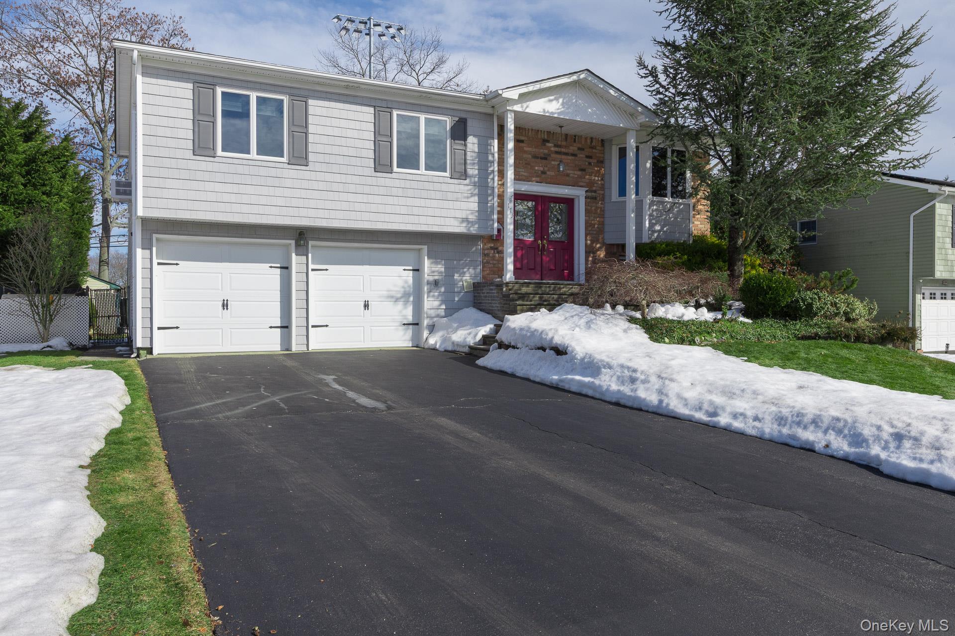 173 Fifty Acre Road South Smithtown, NY 11787 - Photo 3 of 42