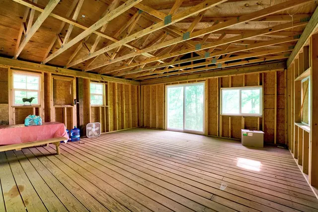 a view of livingroom with furniture