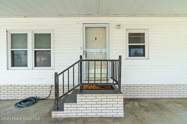 a view of entryway door