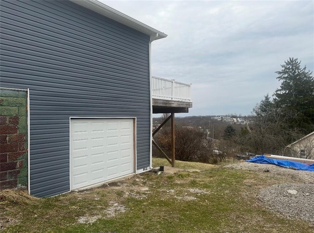 26 Coraopolis Road Coraopolis, PA 15108 - Photo 2 of 6 Garage