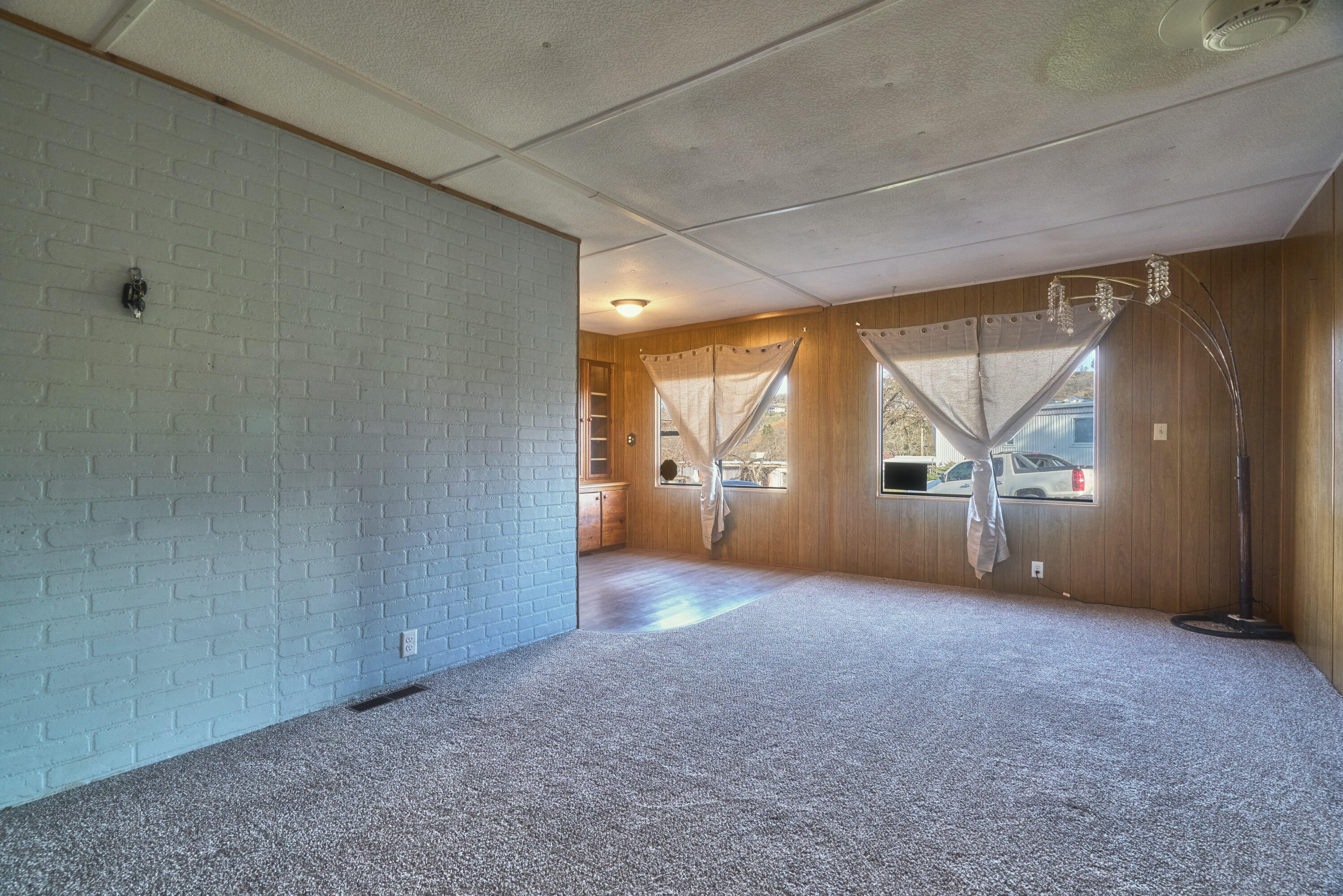 421 Stevens Road, Unit 14 Eagle Point, OR 97524 - Photo 8 of 26