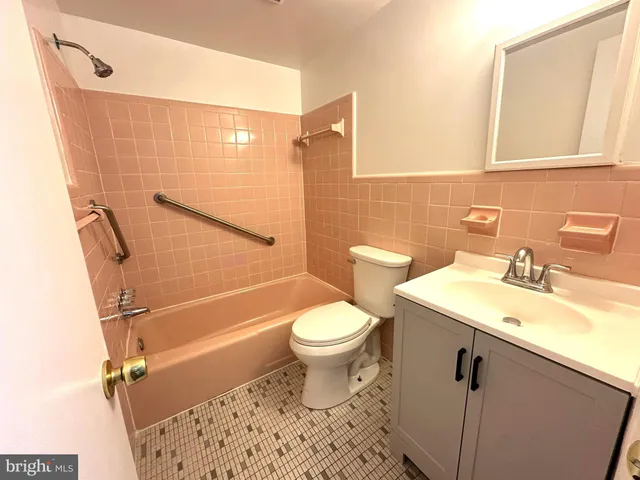 $1,750 | 4254 Buckman Road, Unit 5, Alexandria, VA 22309