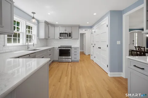 $929,000 | 3 Knickerbocker Avenue, Norwalk, CT 06855