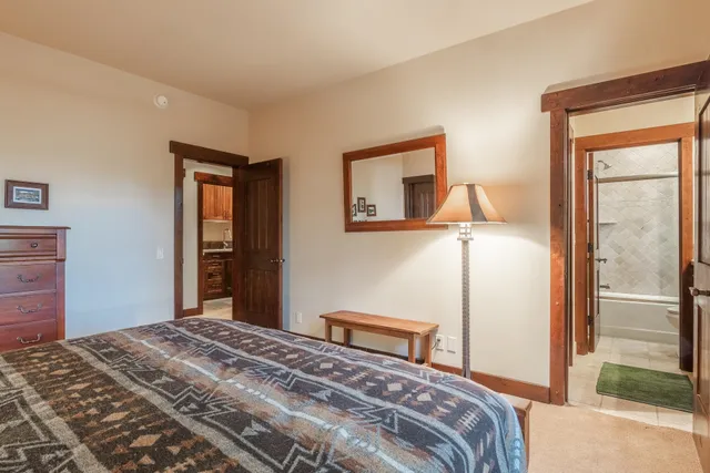 $2,999,999 | 625 Majestic Pines Drive, Unit 34, Mammoth Lakes, CA 93546