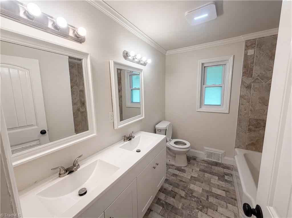 5025 Forbush Road East Bend, NC 27018 - Photo 12 of 18