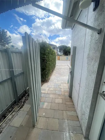 $1,550 | 12715 Northwest 7th Street, Miami, FL 33172