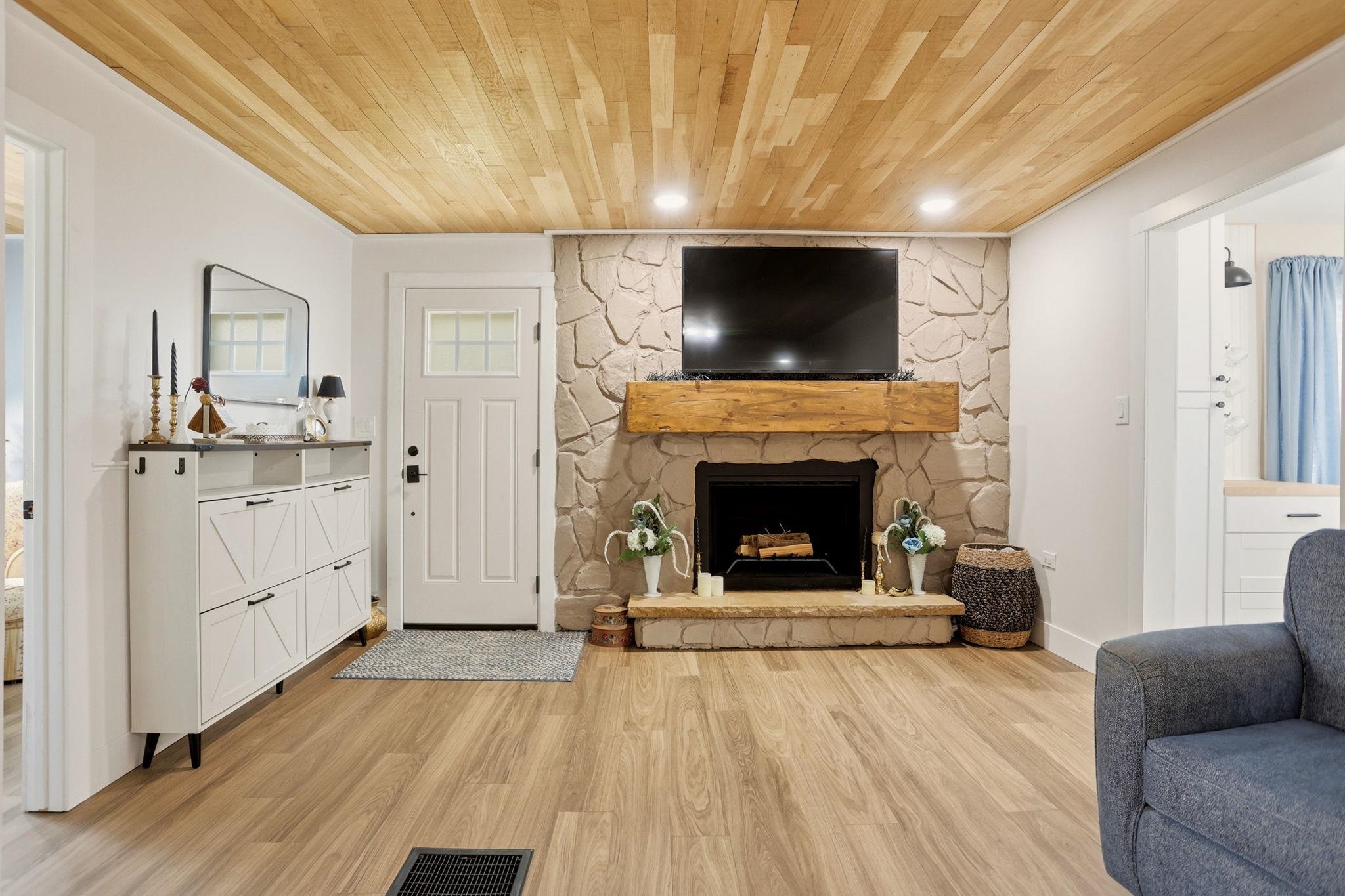 4364 Baker Road Bridgeport, MI 48722 - Photo 8 of 36