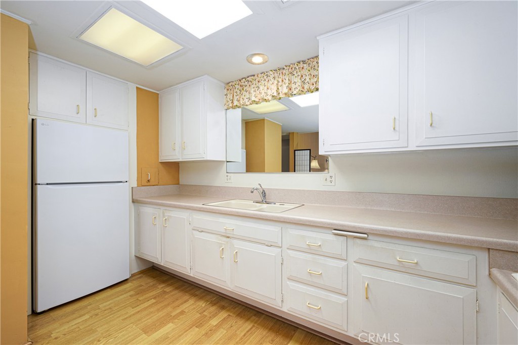 1100 Brookline Road Seal Beach, CA 90740 - Photo 18 of 27