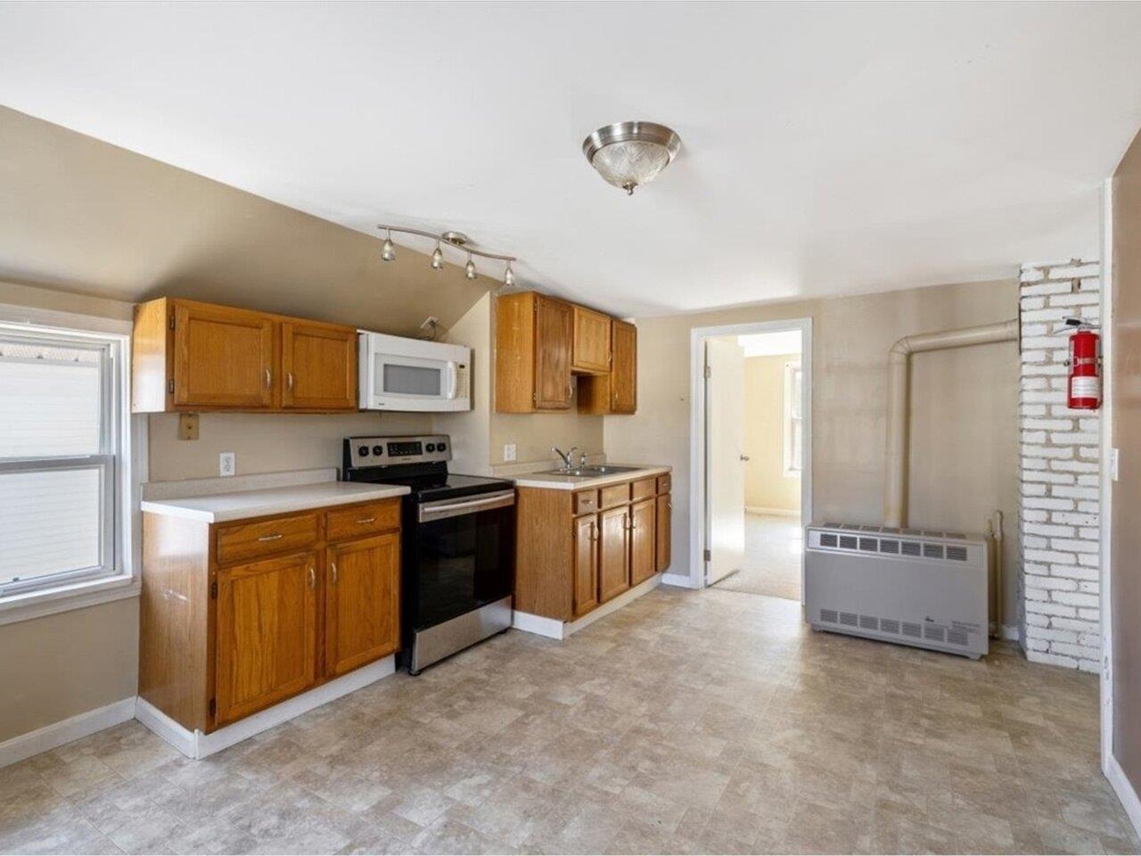 92 West Street, Unit B Winooski, VT 05404 - Photo 5 of 18