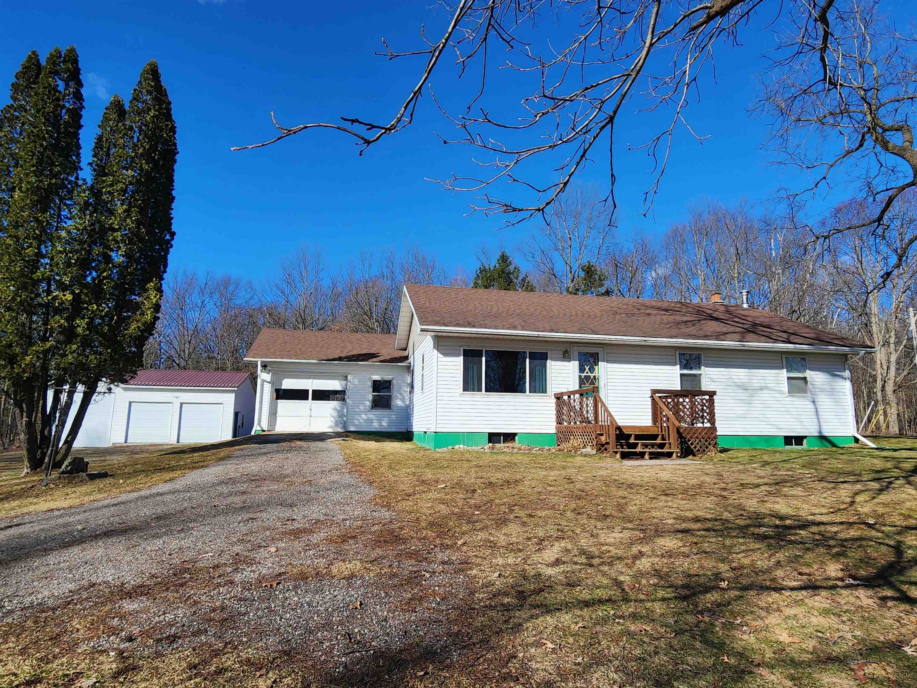 7495 McBride's Road Edmore, MI 48829 - Photo 1 of 38
