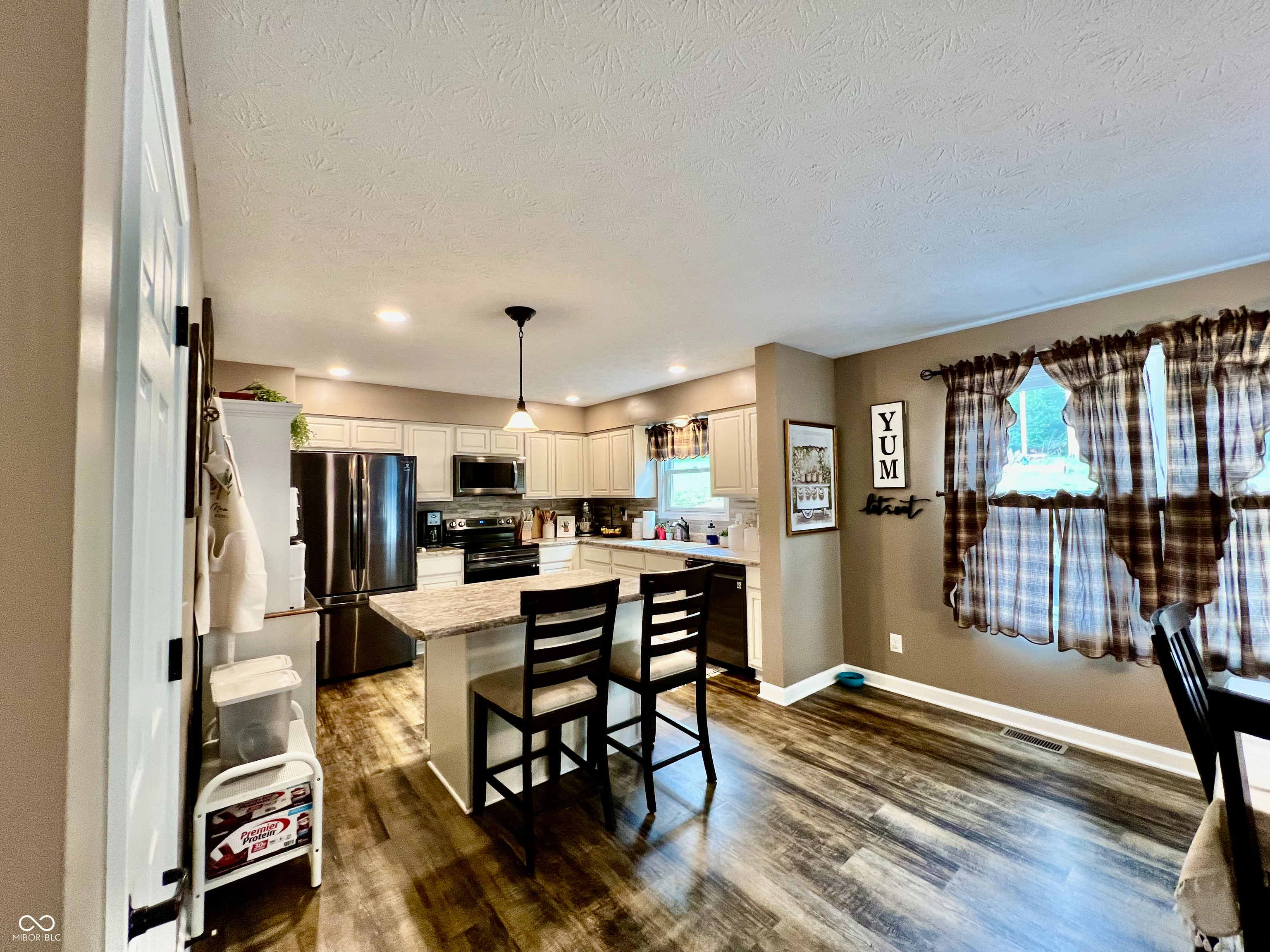 6148 Christianburg Road Columbus, IN 47201 - Photo 3 of 38 Gallery Image 3