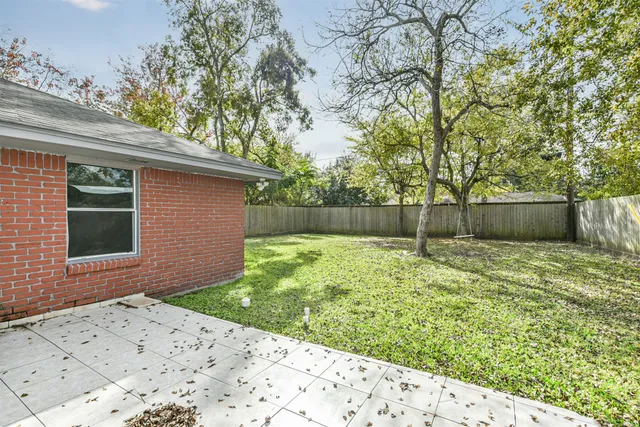 $2,000 | 6833 Concho Street, Houston, TX 77074