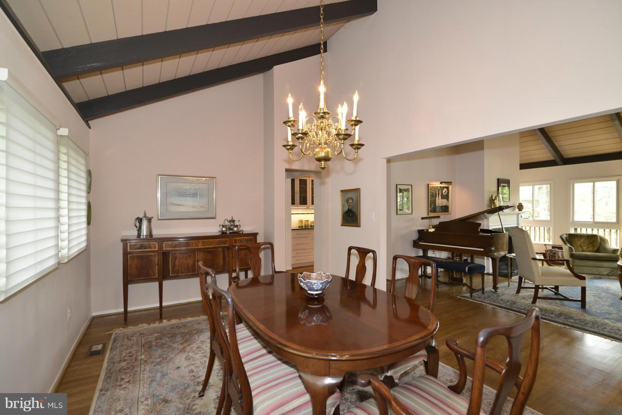 2002 Halyard Lane Reston, VA 20191 - Photo 14 of 28 Dining Room