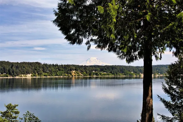 $699,000 | 187 East Vineyard Crest Road, Grapeview, WA 98546