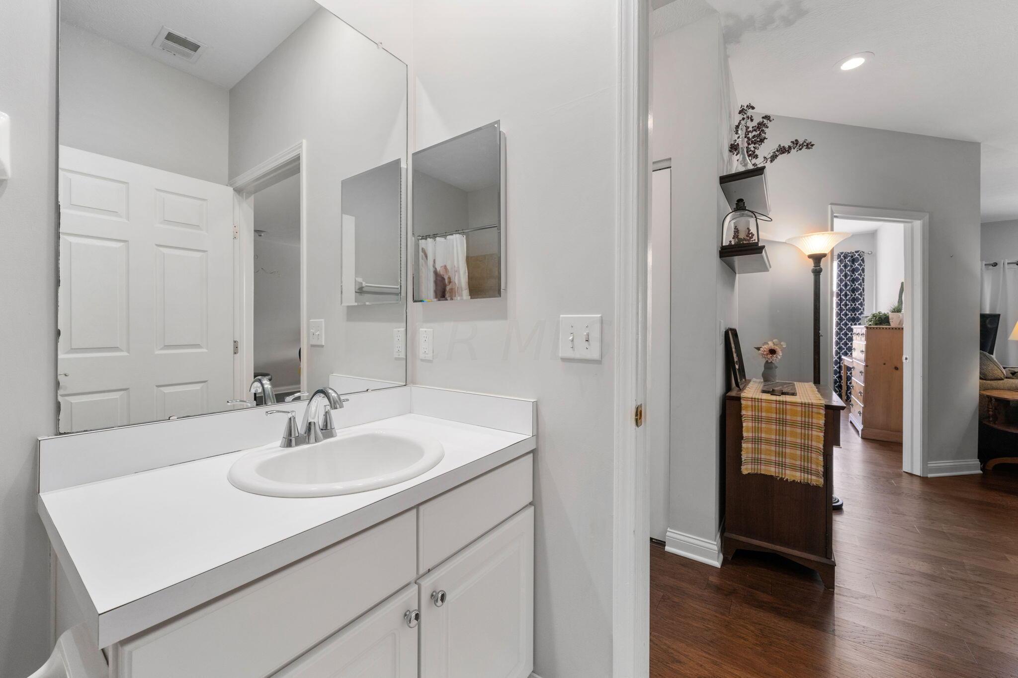 2245 Riverside Drive, Unit 203 Columbus, OH 43221 - Photo 18 of 35 Guest Bath