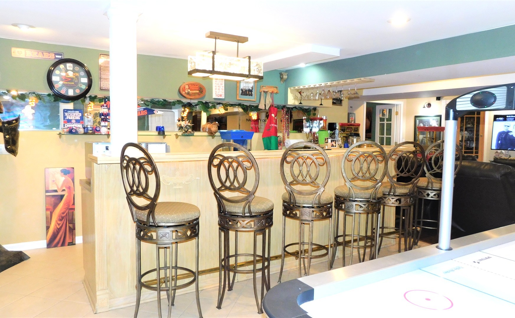 13243 Sunderlin Road Plainfield, IL 60585 - Photo 28 of 40 a view of a dining area with furniture